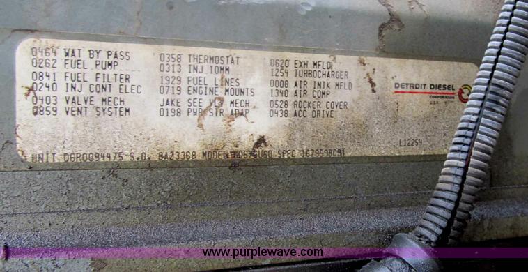 image for item B2615 1993 International 9400 semi truck