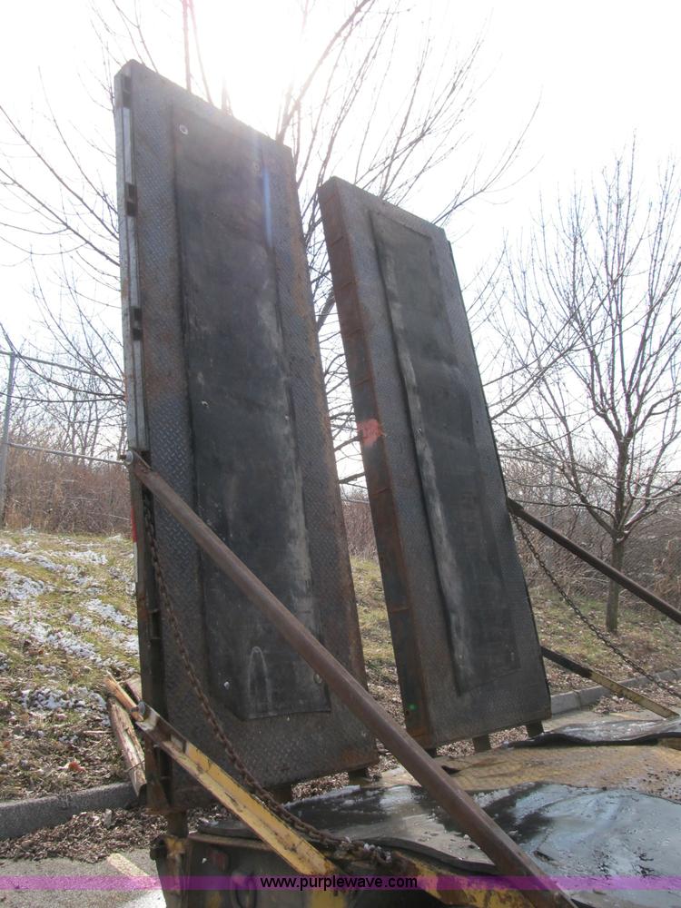 image for item B2616 1979 Chancey BT35SPS double axle lowboy trailer