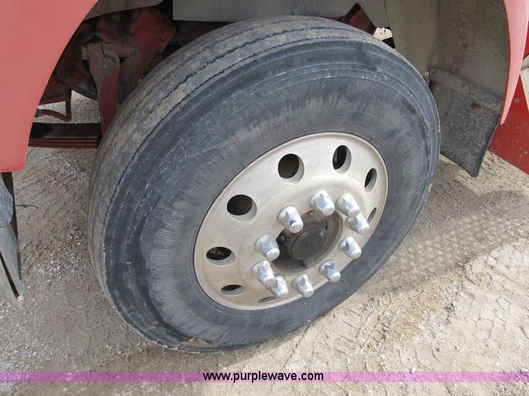 image for item B2625 1995 Kenworth W900 semi truck