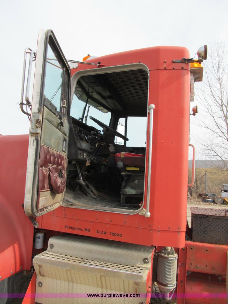 image for item B2625 1995 Kenworth W900 semi truck