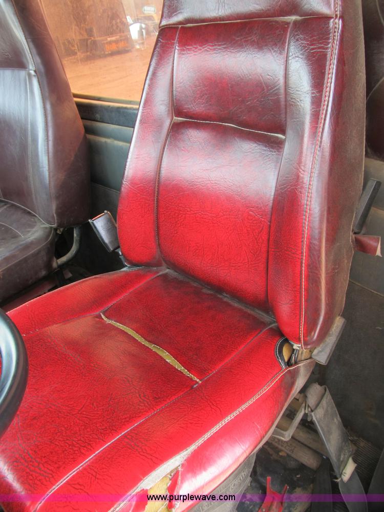 image for item B2625 1995 Kenworth W900 semi truck