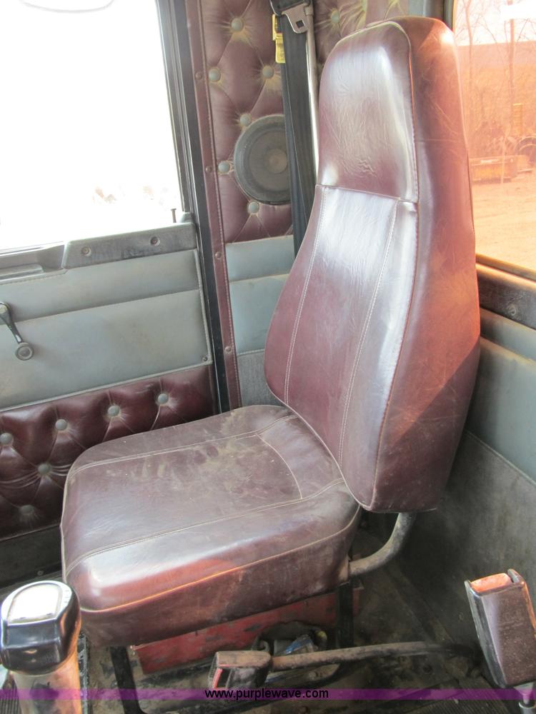 image for item B2625 1995 Kenworth W900 semi truck