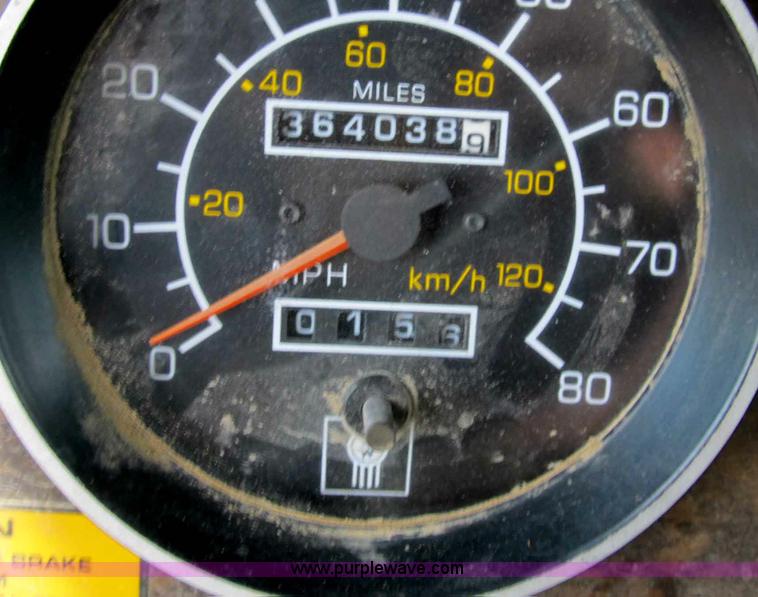 image for item B2625 1995 Kenworth W900 semi truck