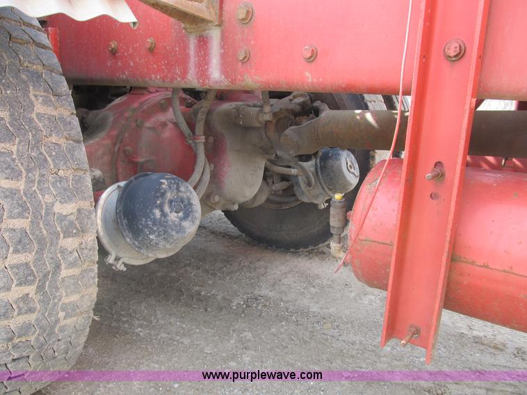 image for item B2625 1995 Kenworth W900 semi truck