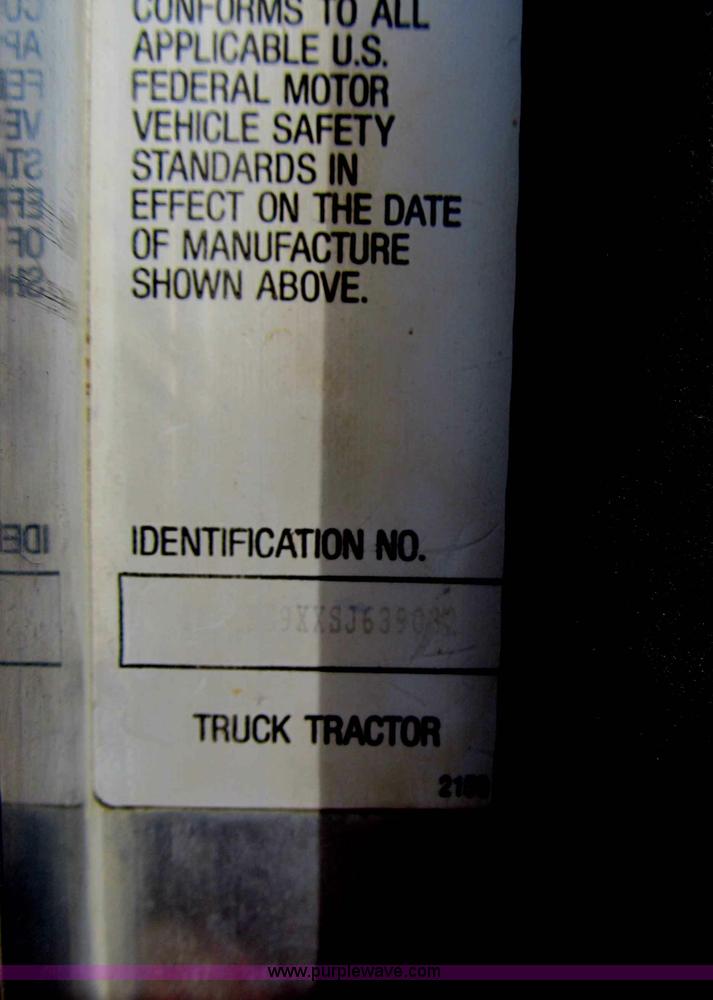 image for item B2625 1995 Kenworth W900 semi truck