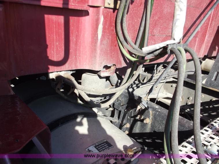 image for item B6265 2007 Volvo VNL semi truck