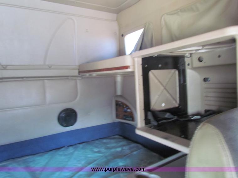 image for item B7136 2006 International 9400I semi