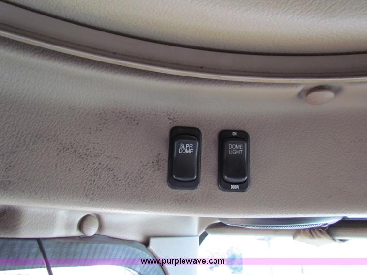 image for item B7136 2006 International 9400I semi