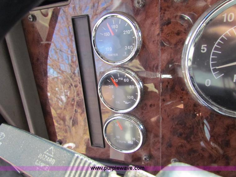 image for item B7136 2006 International 9400I semi