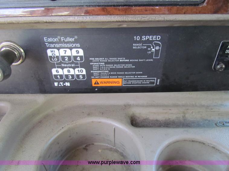 image for item B7136 2006 International 9400I semi