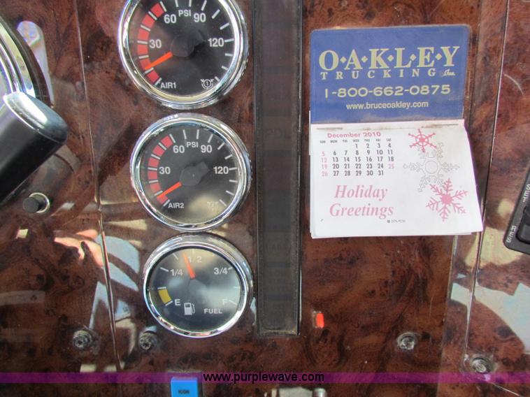 image for item B7136 2006 International 9400I semi