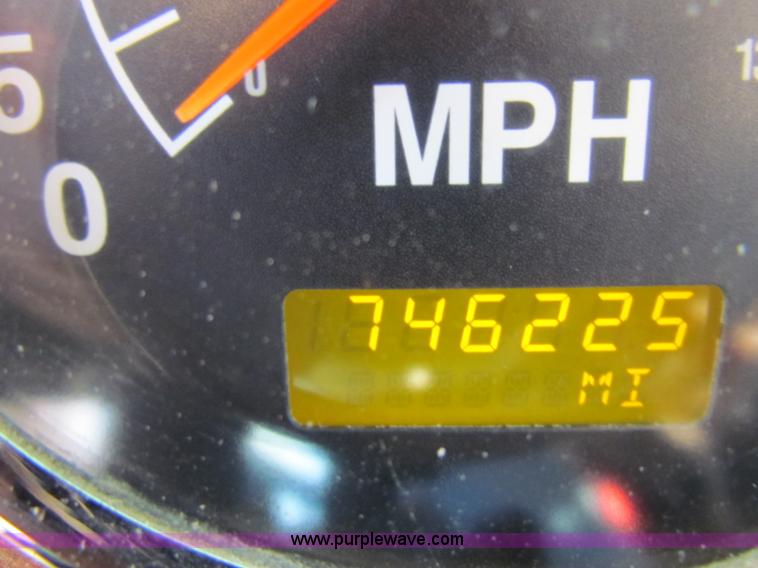 image for item B7136 2006 International 9400I semi