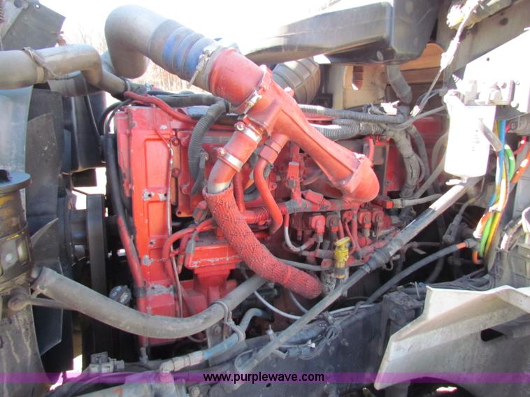 image for item B7136 2006 International 9400I semi