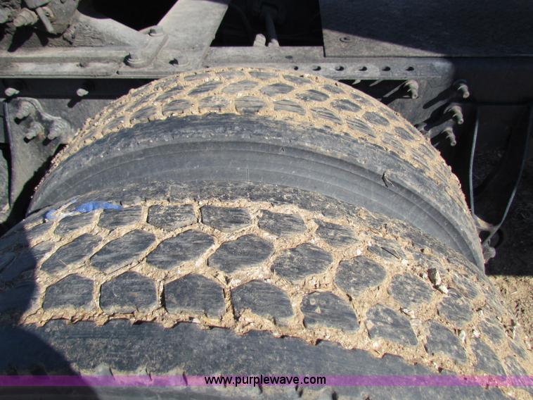 image for item B7136 2006 International 9400I semi