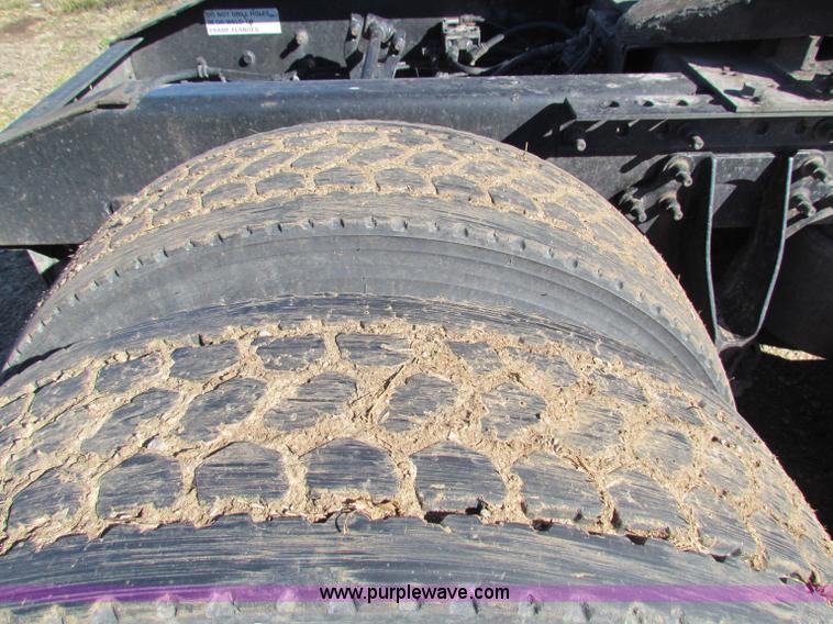 image for item B7136 2006 International 9400I semi