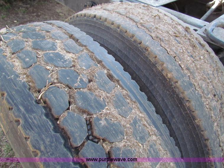 image for item B7136 2006 International 9400I semi