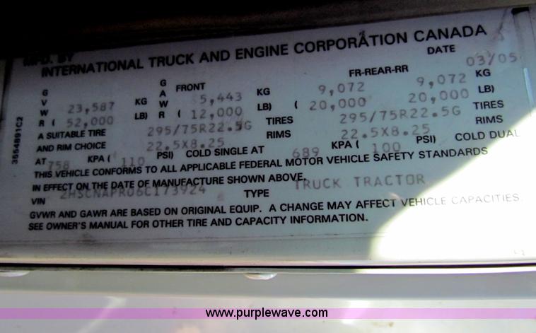 image for item B7136 2006 International 9400I semi