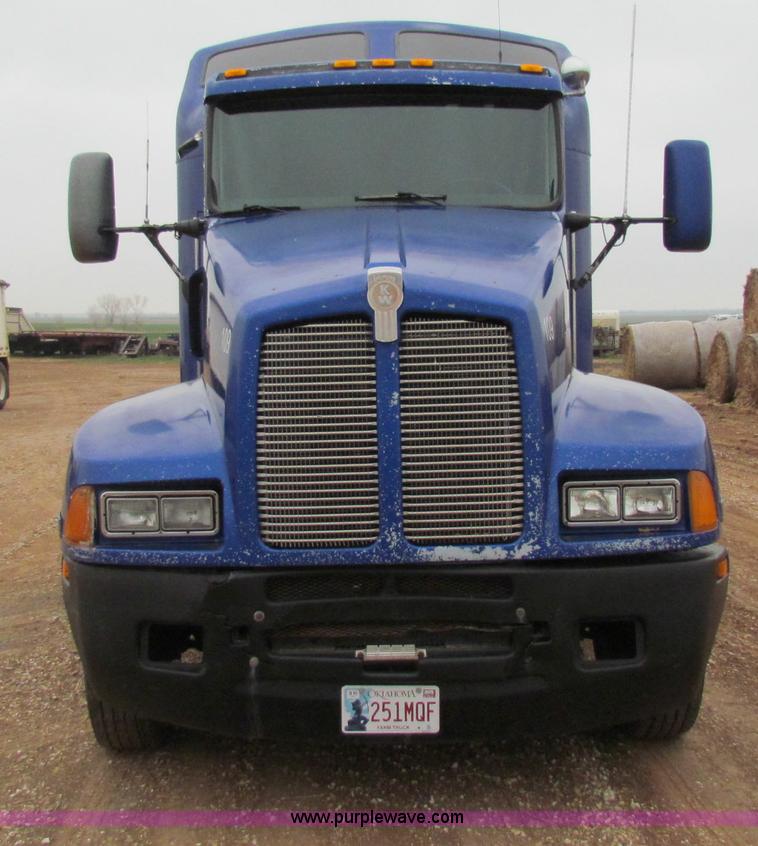 image for item B7137 1996 Kenworth T600 semi truck