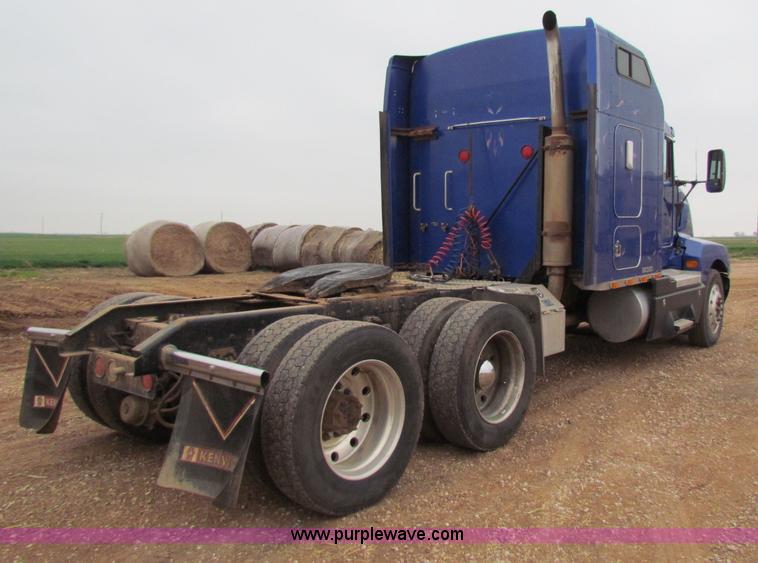 image for item B7137 1996 Kenworth T600 semi truck