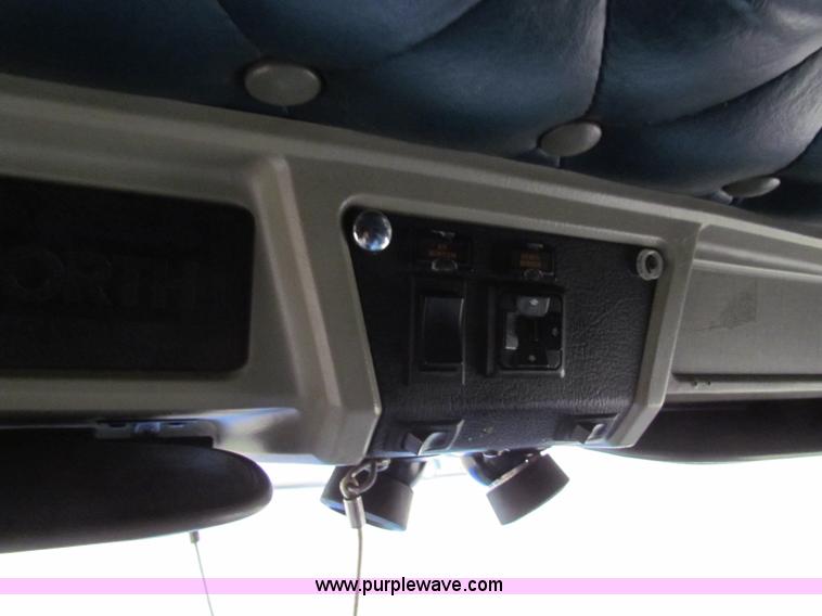 image for item B7137 1996 Kenworth T600 semi truck