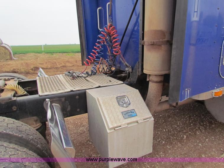 image for item B7137 1996 Kenworth T600 semi truck