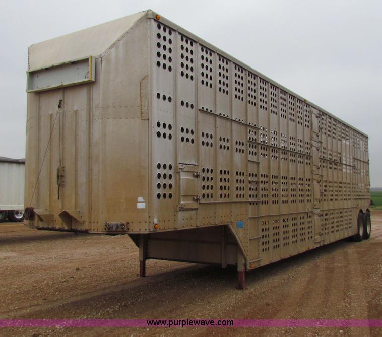 image for item B7138 1984 Merritt 48' livestock trailer