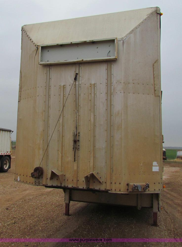 image for item B7138 1984 Merritt 48' livestock trailer