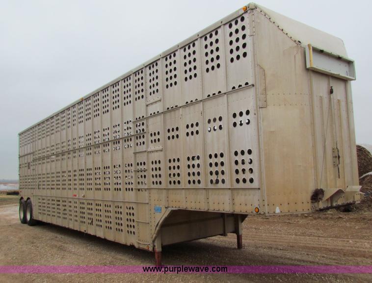 image for item B7138 1984 Merritt 48' livestock trailer
