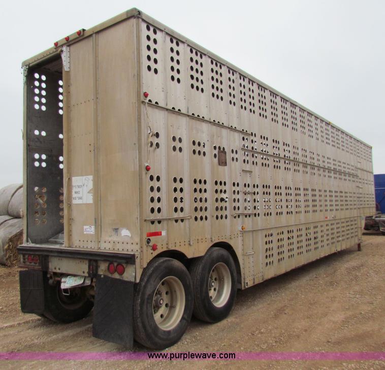 image for item B7138 1984 Merritt 48' livestock trailer