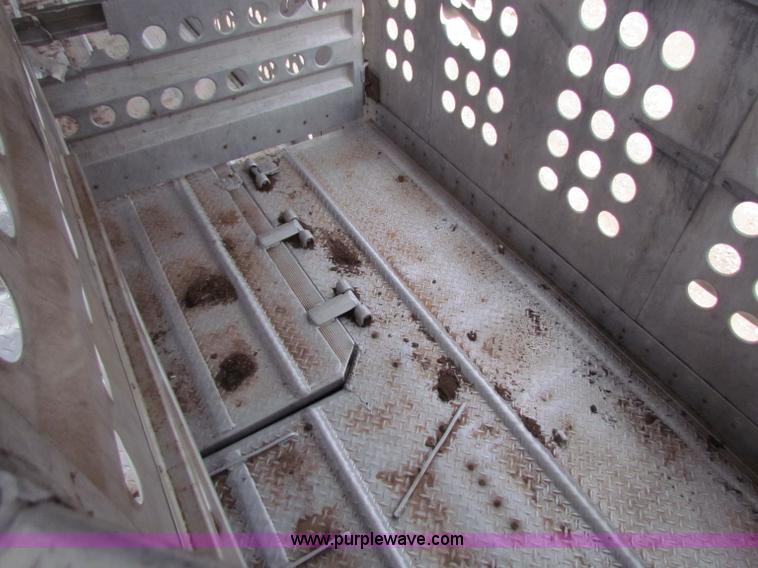 image for item B7138 1984 Merritt 48' livestock trailer