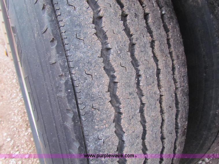 image for item B7138 1984 Merritt 48' livestock trailer