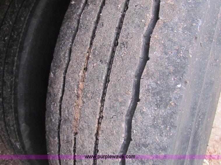 image for item B7138 1984 Merritt 48' livestock trailer