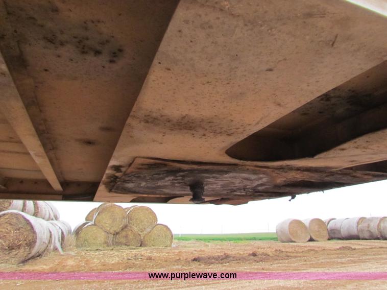 image for item B7138 1984 Merritt 48' livestock trailer