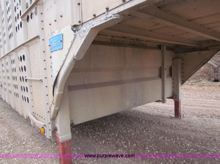 image for item B7138 1984 Merritt 48' livestock trailer