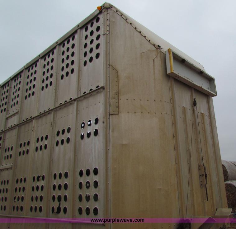 image for item B7138 1984 Merritt 48' livestock trailer