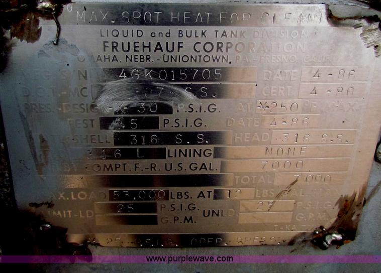 image for item B7140 1986 Fruehauf tanker trailer