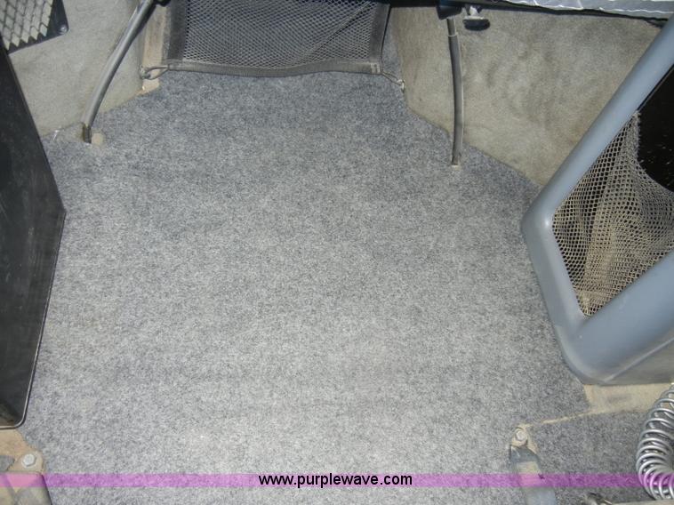 image for item C4014 1999 Volvo VN semi truck