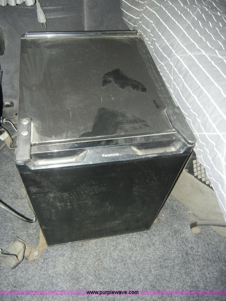 image for item C4014 1999 Volvo VN semi truck