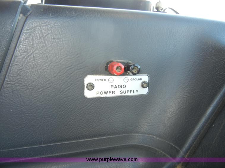 image for item C4014 1999 Volvo VN semi truck