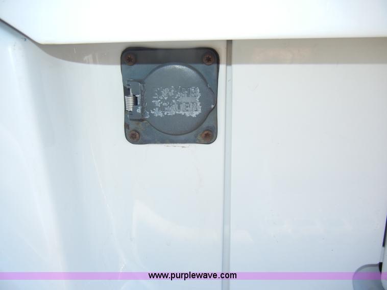 image for item C4014 1999 Volvo VN semi truck