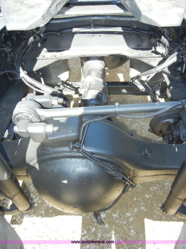 image for item C4014 1999 Volvo VN semi truck