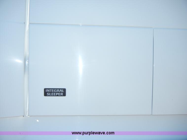 image for item C4014 1999 Volvo VN semi truck