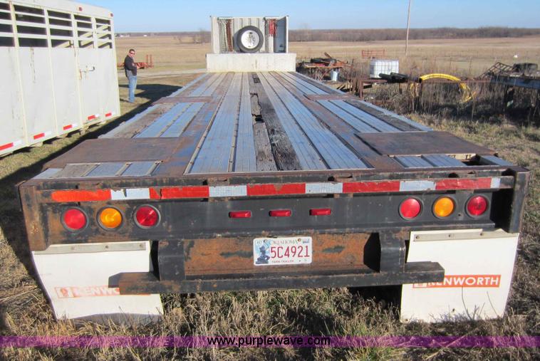 image for item C5269 1996 Fruehauf 48' step deck trailer