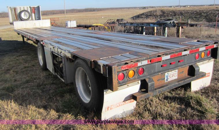 image for item C5269 1996 Fruehauf 48' step deck trailer