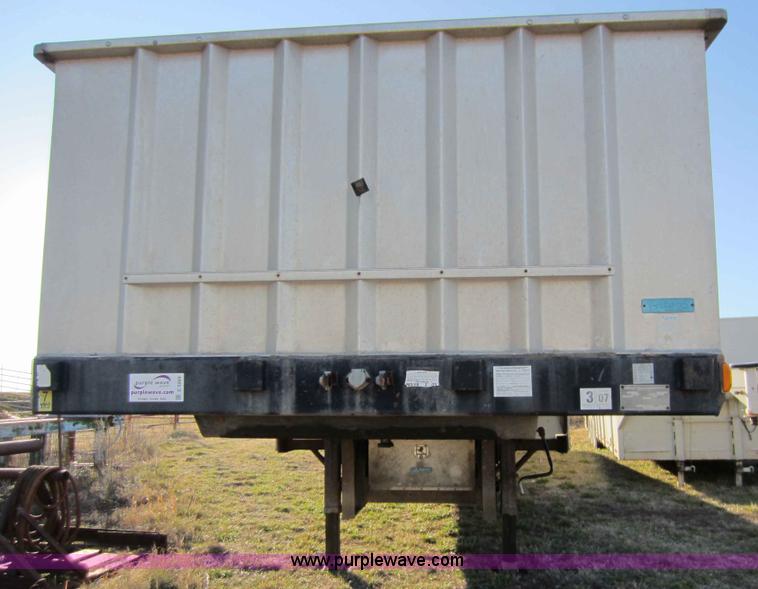 image for item C5269 1996 Fruehauf 48' step deck trailer
