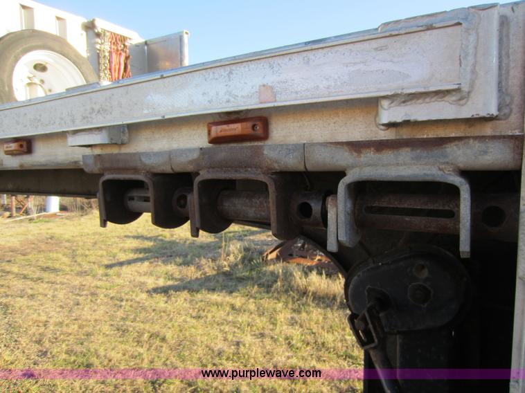 image for item C5269 1996 Fruehauf 48' step deck trailer