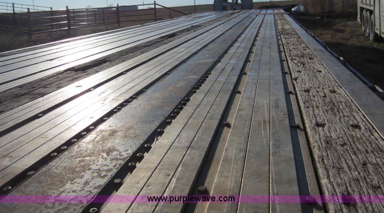 image for item C5269 1996 Fruehauf 48' step deck trailer