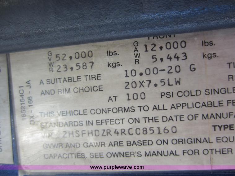 image for item C5295 1994 International 9400 semi truck