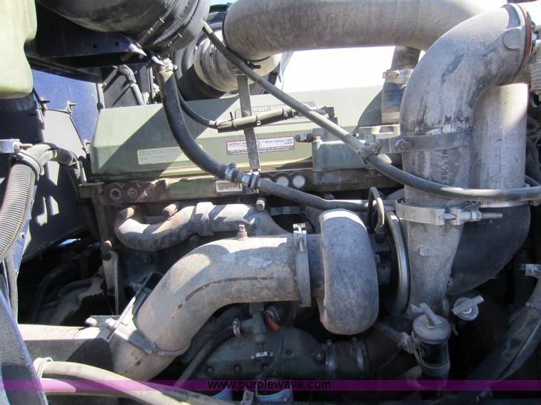 image for item C5295 1994 International 9400 semi truck