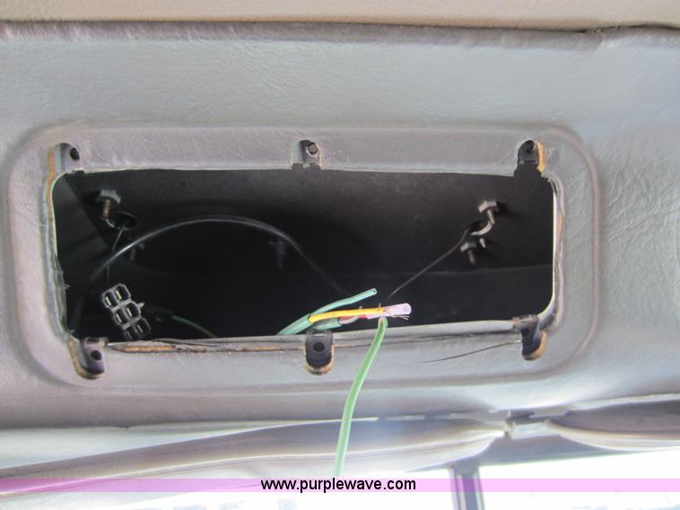 image for item C5300 1994 International 9400 semi truck